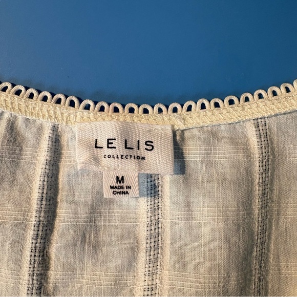 Le Lis White Ruched V-Neck Blouse - Picture 7 of 8